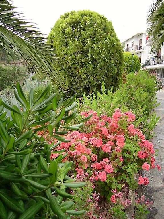 Aparthotel Residence La Carruba Diano Marina